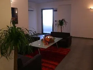 Enny Hotell *
